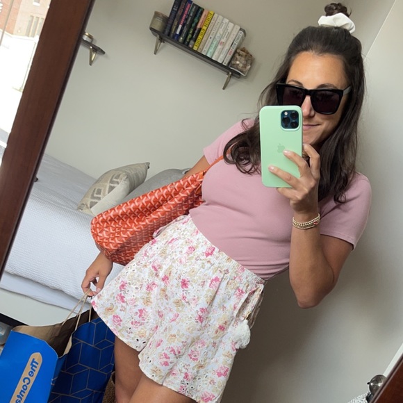 Meet your Posher, Gretchen - Picture 1 of 1